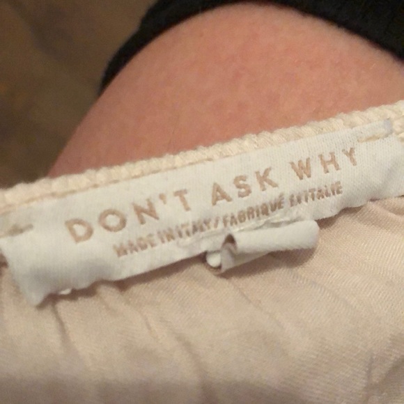 💥 2/$30 Off the shoulder open arm top - Picture 6 of 7